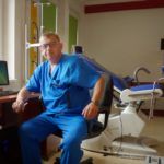Lekarz kierujący oddziałem - lekarz Szczepan Bartkiewicz, specjalista ginekolog-położnik